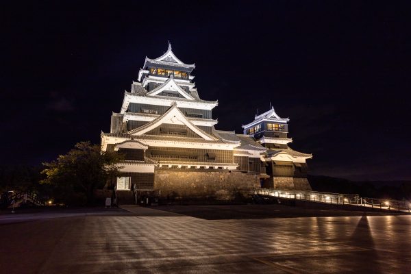 Kumamoto Castle by night